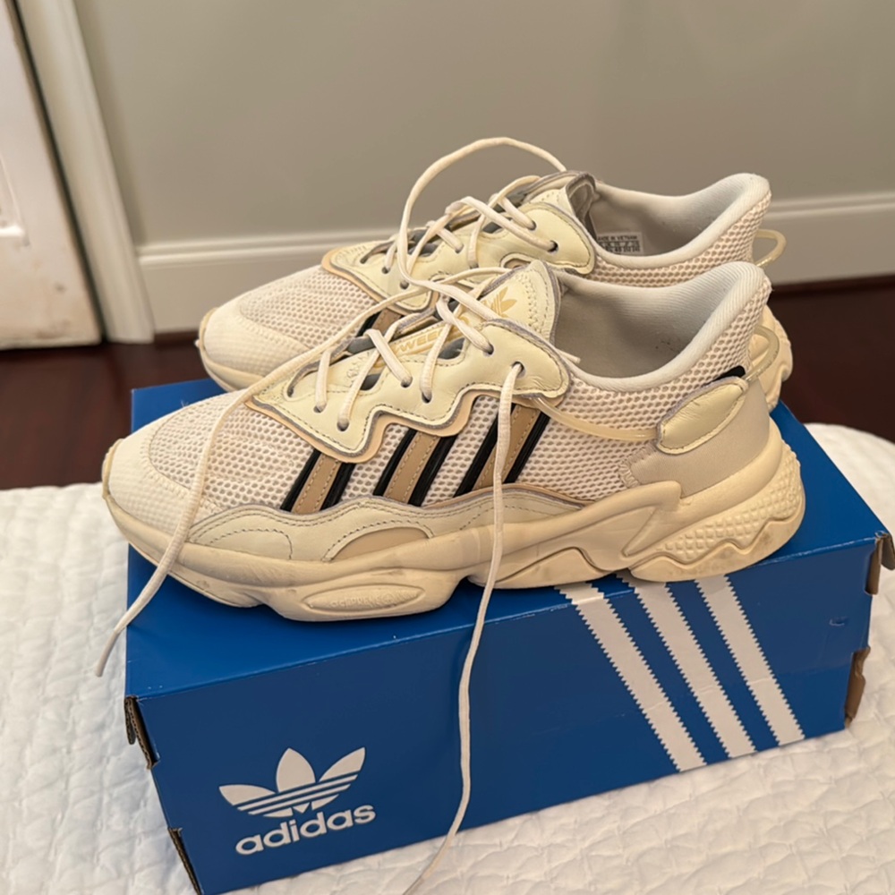 Adidas Oswego Cream, Tan and Black Sneakers Size 8